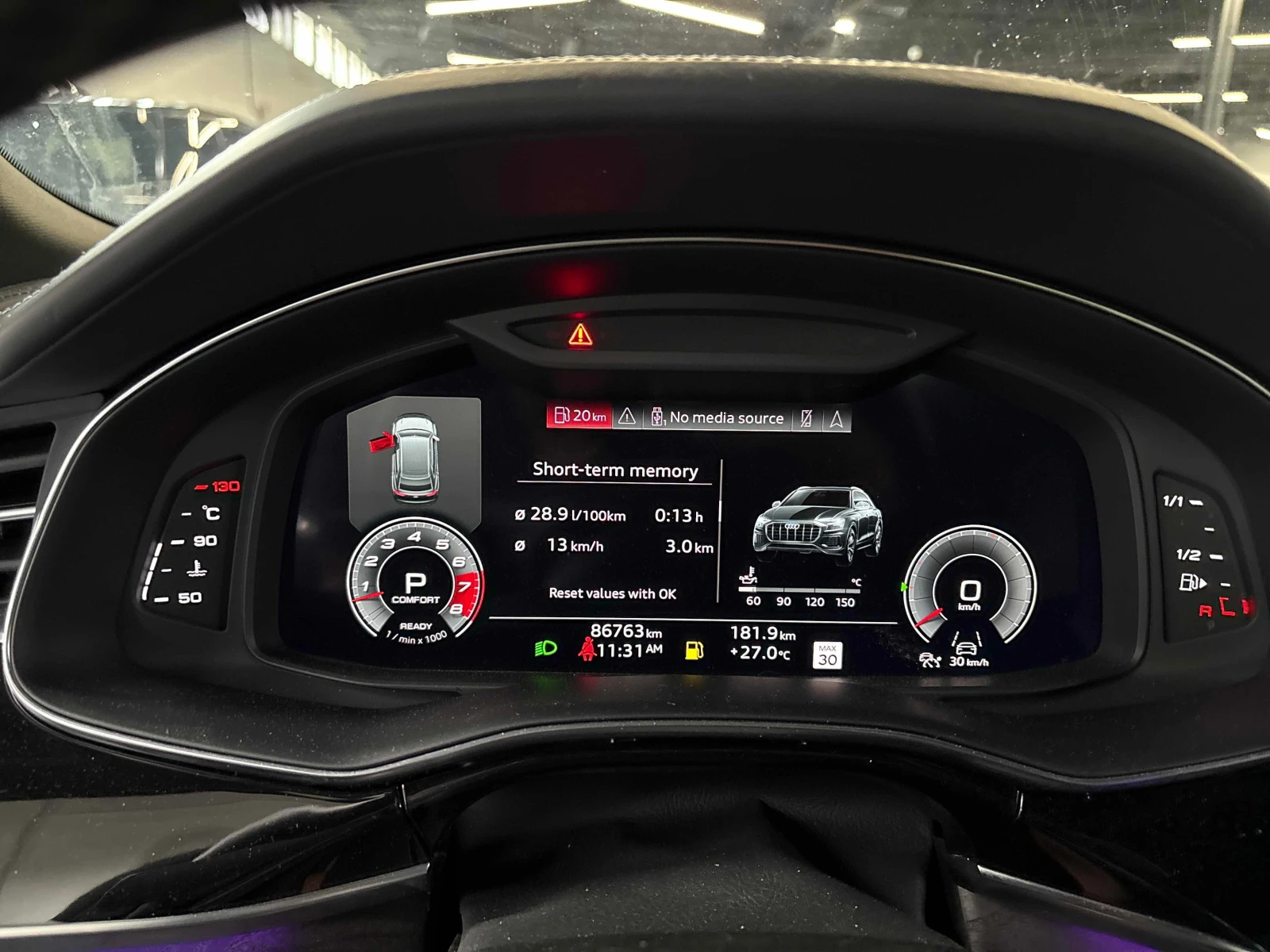 Audi Q8 * Technik * ДИСТРОНИК * ОБДУХВАНЕ * ПАНО * 360 , снимка 8 - Автомобили и джипове - 55839720