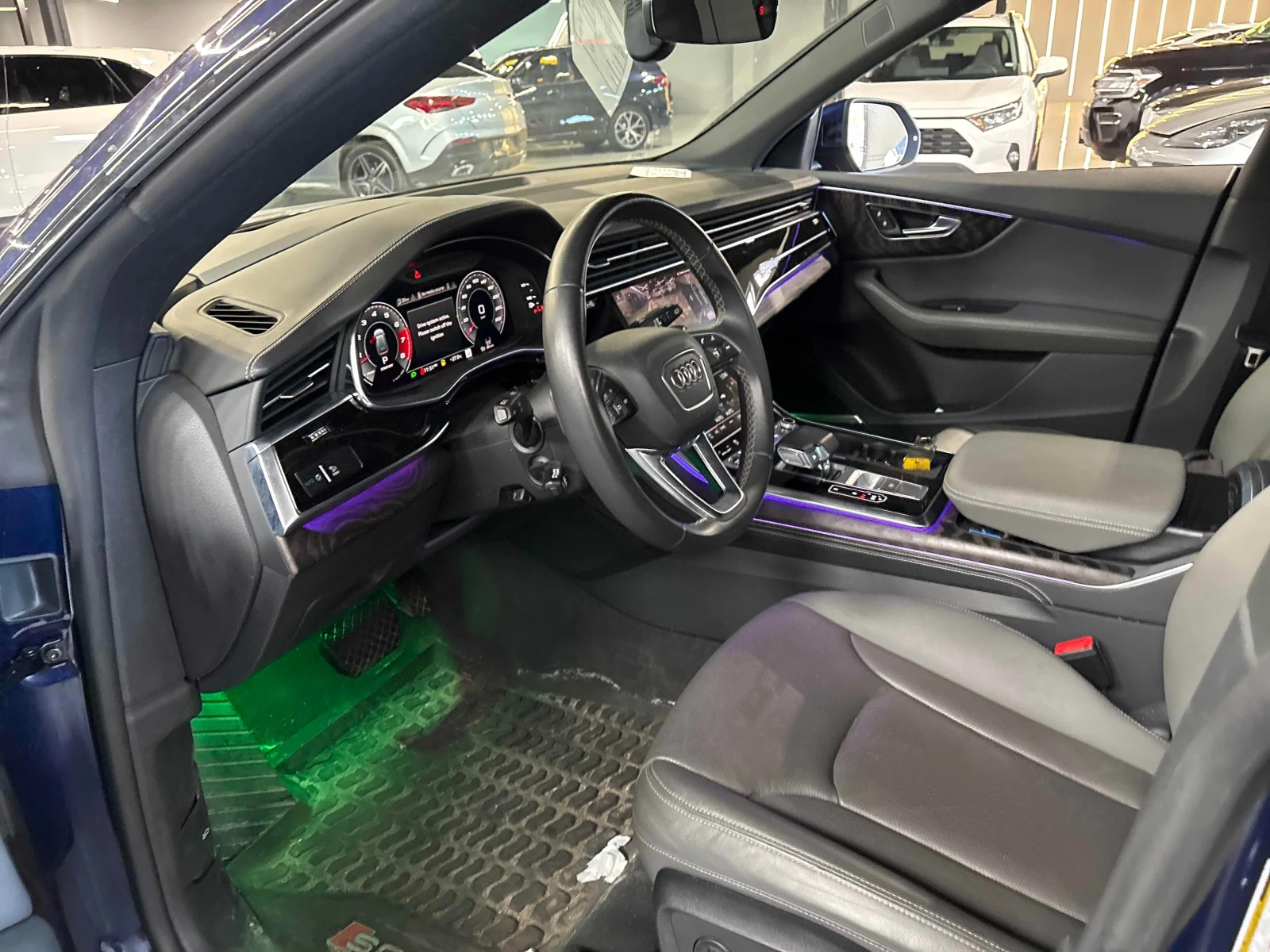 Audi Q8 * Technik * ДИСТРОНИК * ОБДУХВАНЕ * ПАНО * 360 , снимка 5 - Автомобили и джипове - 55839720
