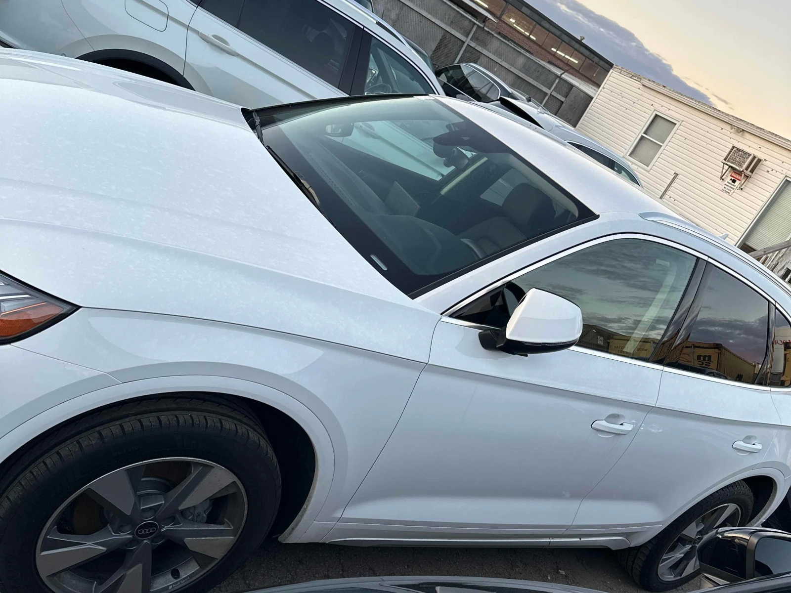 Audi Q5 * Komfort * CARFAX * , снимка 2 - Автомобили и джипове - 56005965