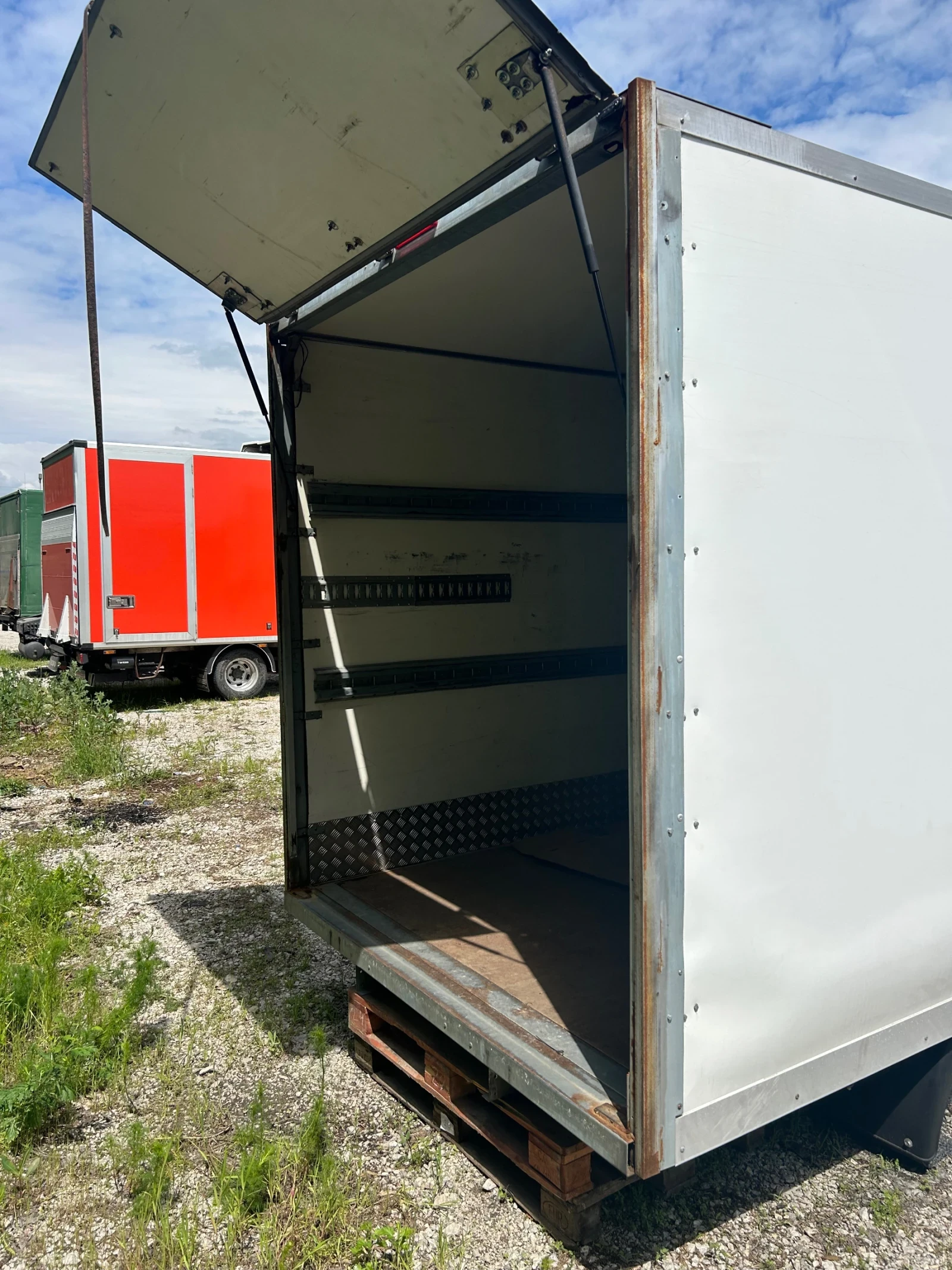 Iveco 35c18 Фургон 1500лв - изображение 4