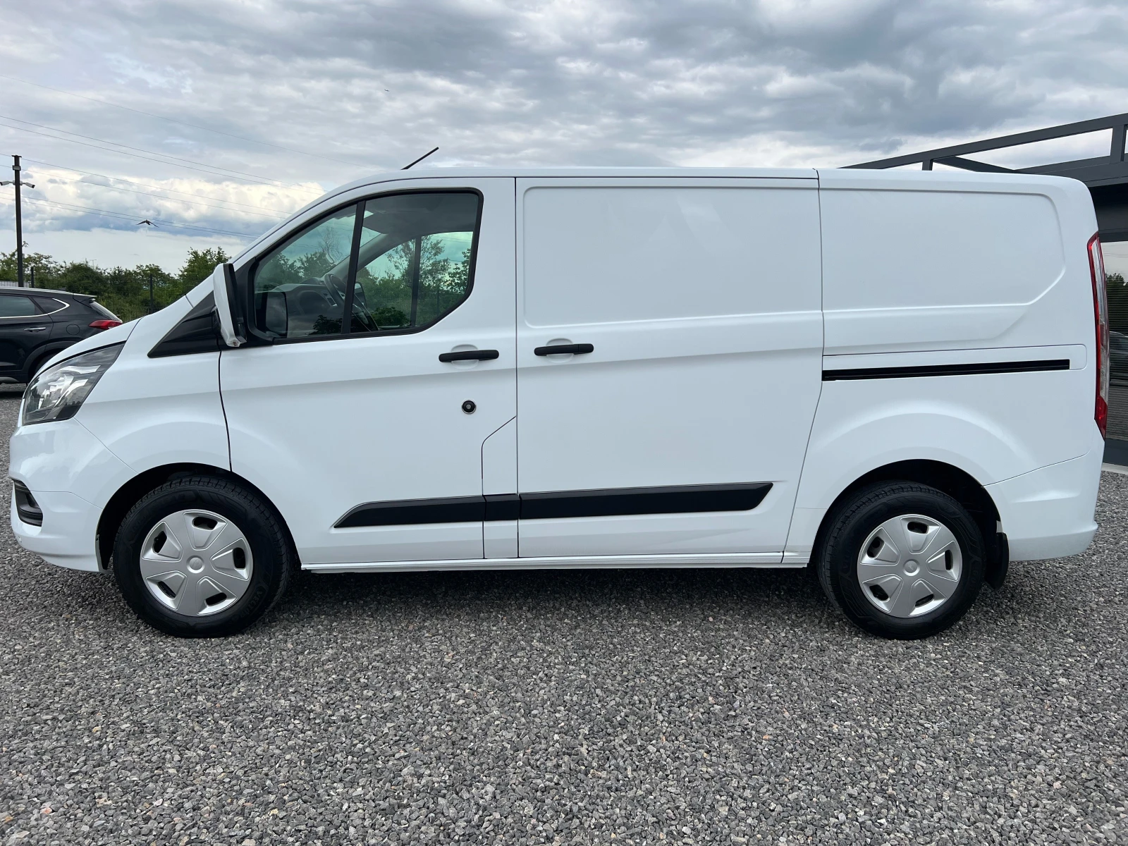 Ford Transit Custom 2.0TDCi ДВЕ СТРАНИЧНИ ВРАТИ/Серв. история/175502км, снимка 2 - Бусове и автобуси - 54621886