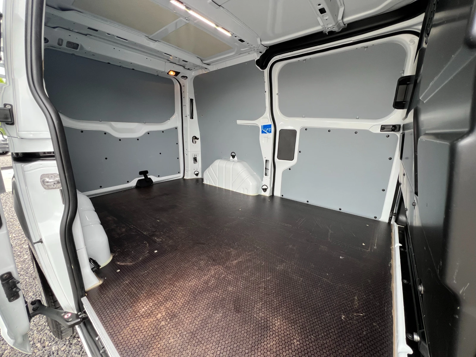 Ford Transit Custom 2.0TDCi ДВЕ СТРАНИЧНИ ВРАТИ/Серв. история/175502км, снимка 12 - Бусове и автобуси - 54621886