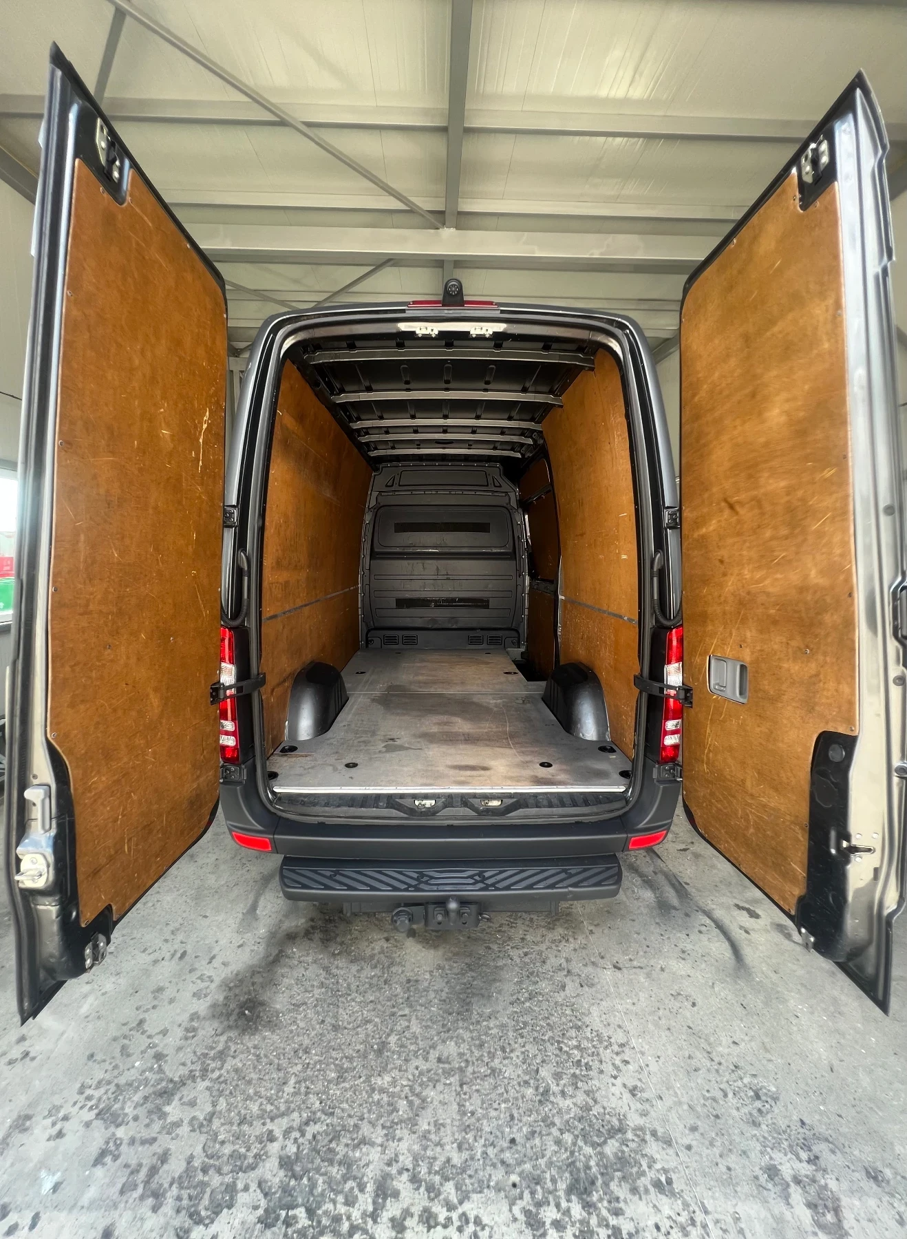 Mercedes-Benz Sprinter Оригинален вид / Средна база L2H2 / Климатроник, снимка 9 - Бусове и автобуси - 54835787