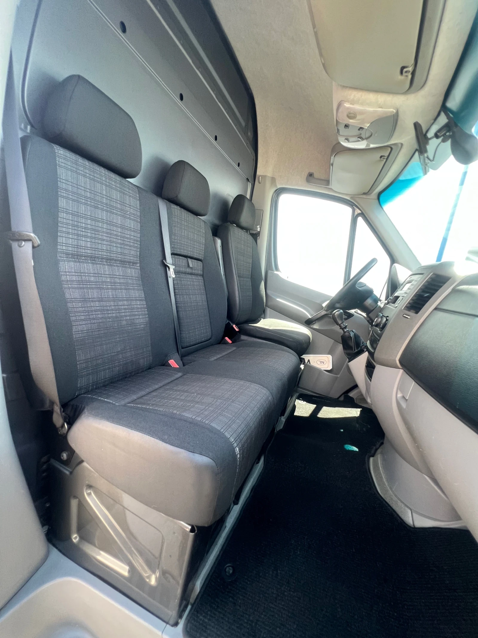 Mercedes-Benz Sprinter Оригинален вид / Средна база L2H2 / Климатроник, снимка 13 - Бусове и автобуси - 54835787