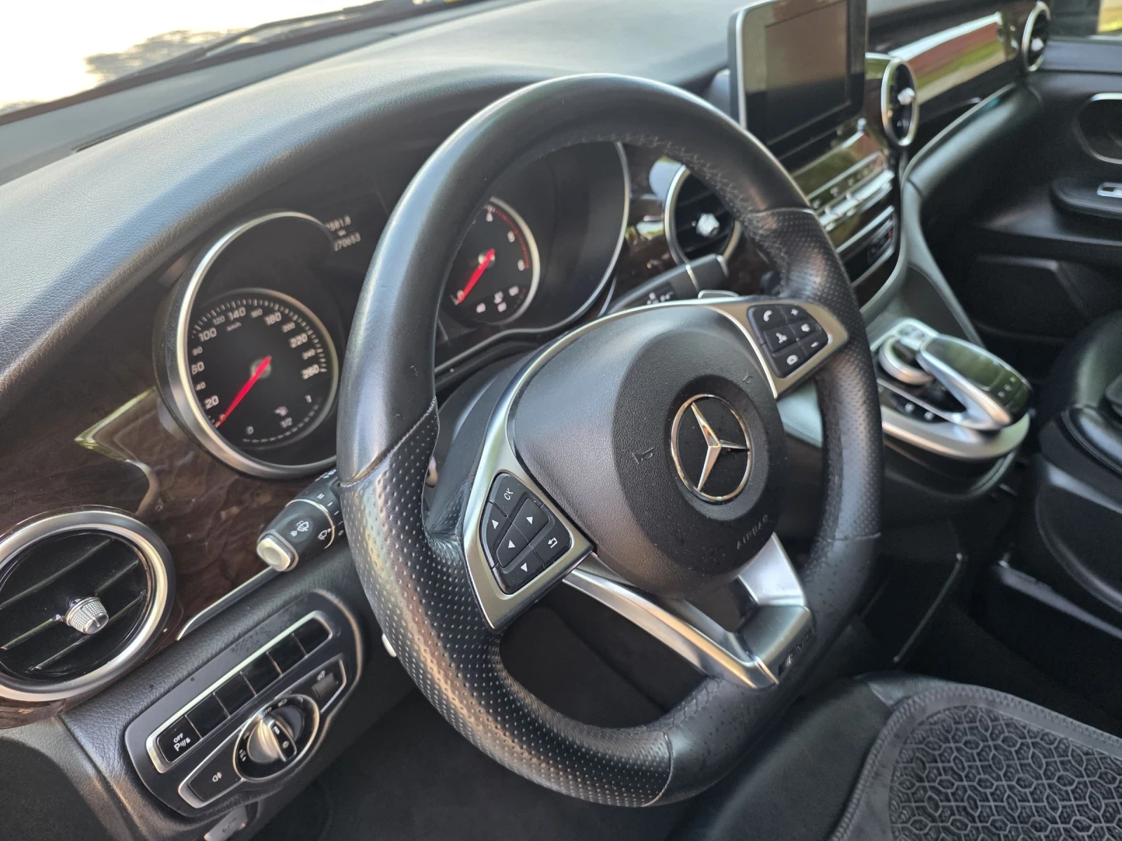Mercedes-Benz V 250 2.5d 190k.c AMG, снимка 8 - Бусове и автобуси - 54852629
