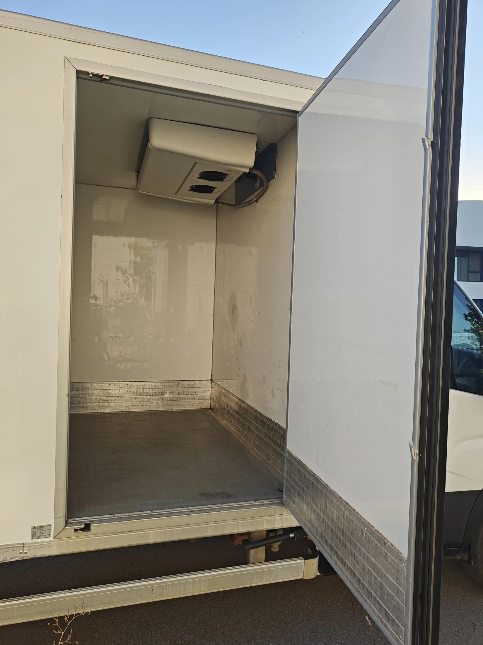 Iveco Daily 35C14 Хл.фургон Carrier Xarios 350, снимка 10 - Бусове и автобуси - 55286413