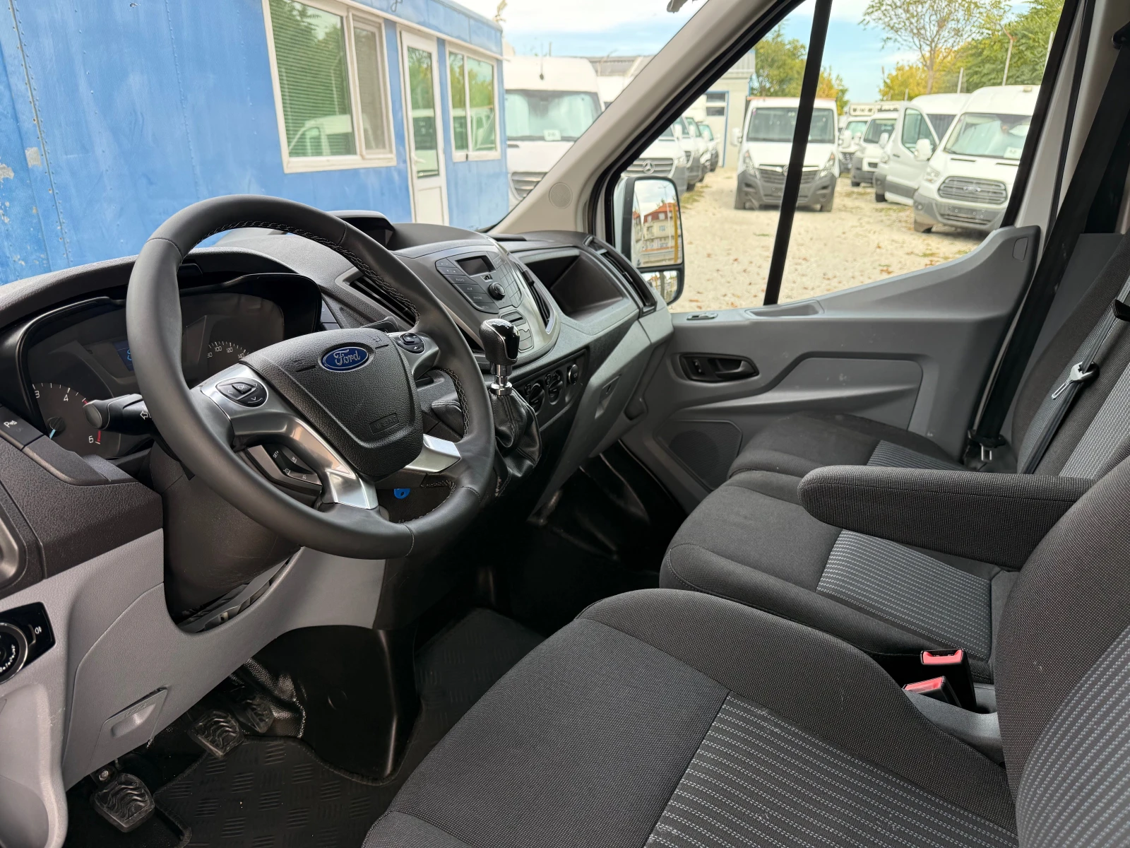 Ford Transit 2.2TDCi 7 МЕСТА , снимка 10 - Бусове и автобуси - 56613908