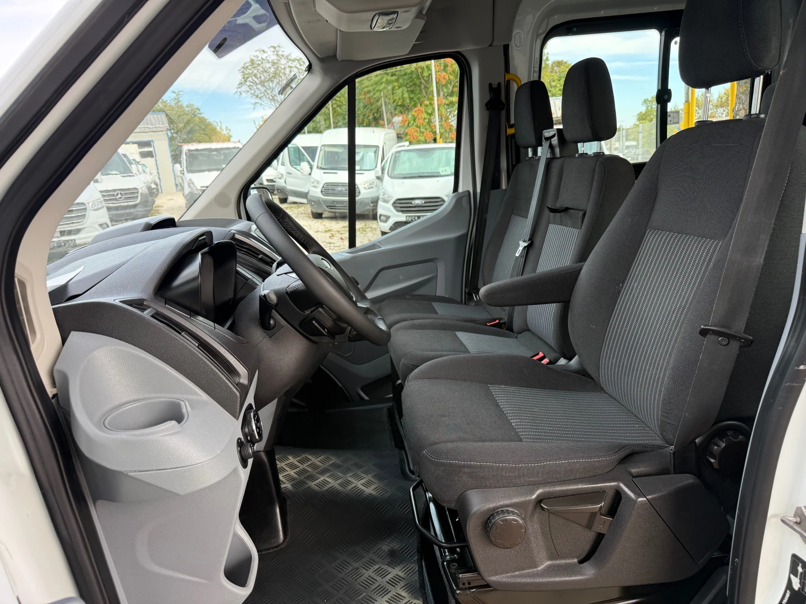 Ford Transit 2.2TDCi 7 МЕСТА , снимка 9 - Бусове и автобуси - 56613908
