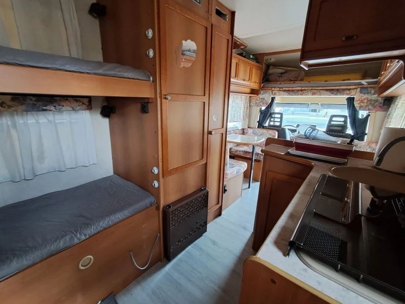 Кемпер Elnagh Фиат-Дукато 2, 5 TDI, снимка 11 - Каравани и кемпери - 51155764