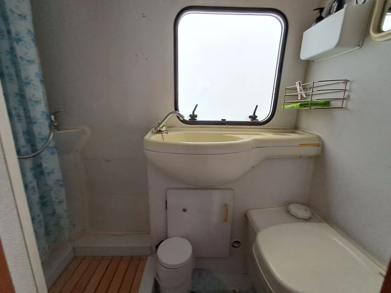 Кемпер Elnagh Фиат-Дукато 2, 5 TDI, снимка 12 - Каравани и кемпери - 51155764