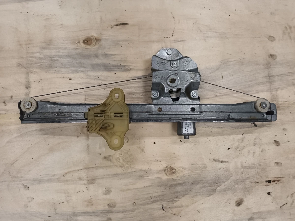 Ел. Машинка, стъклоповдигач рено клио 1.5дци 