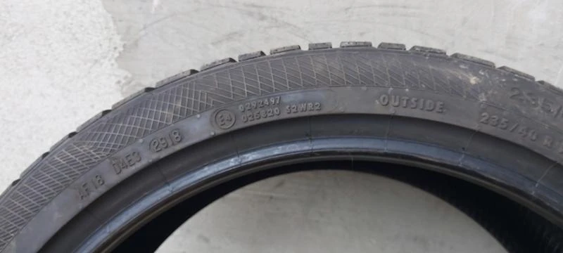 Гуми Зимни 235/40R19, снимка 8 - Гуми и джанти - 33369278