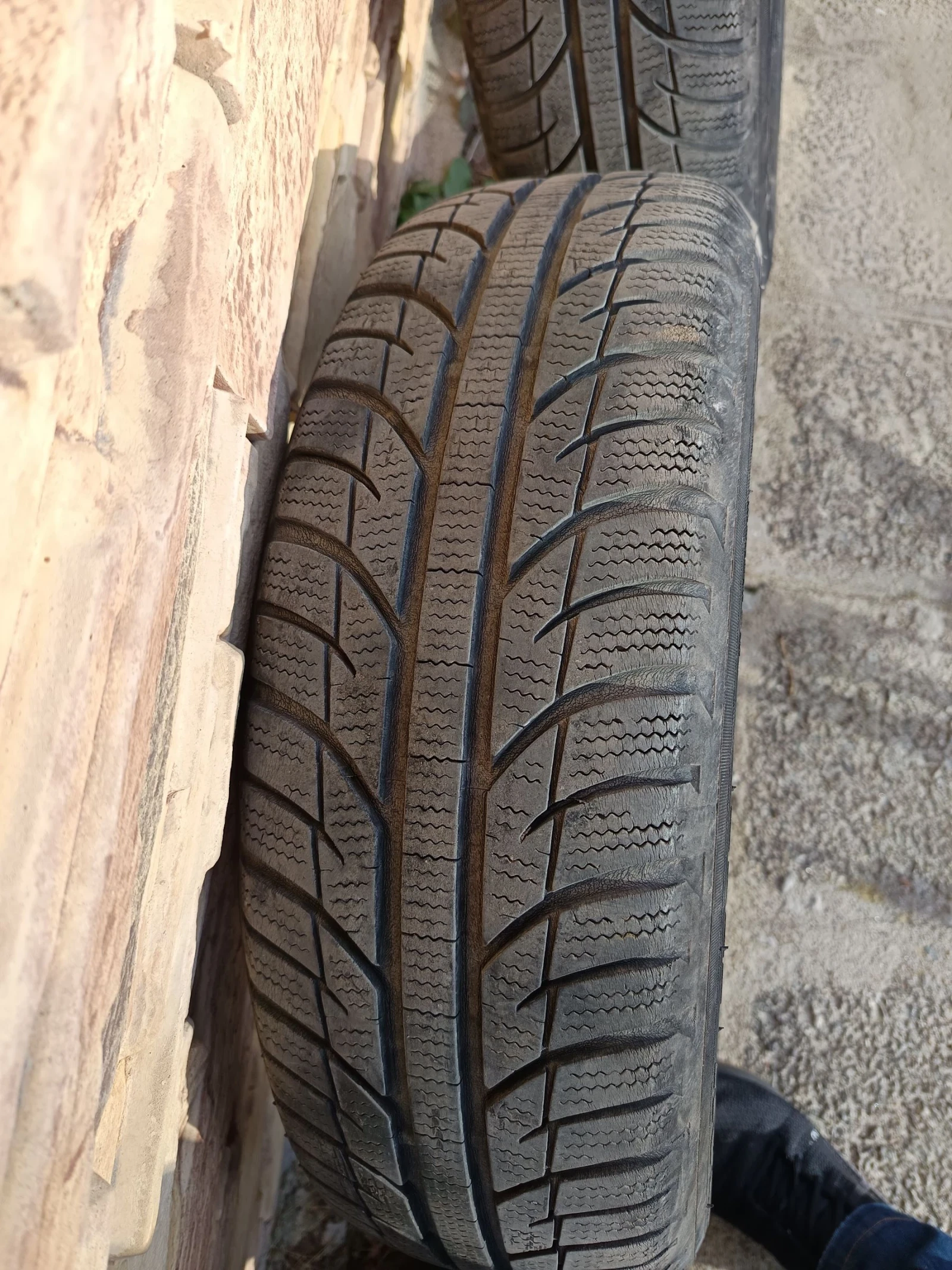 ���� 165/60R15 | Mobile.bg � ����������� 4
