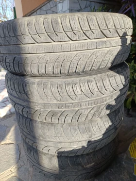 Гуми Зимни 165/60R15