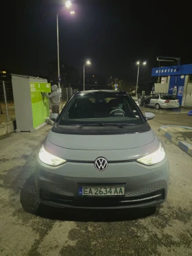 VW ID.3 Pro с каско, снимка 4