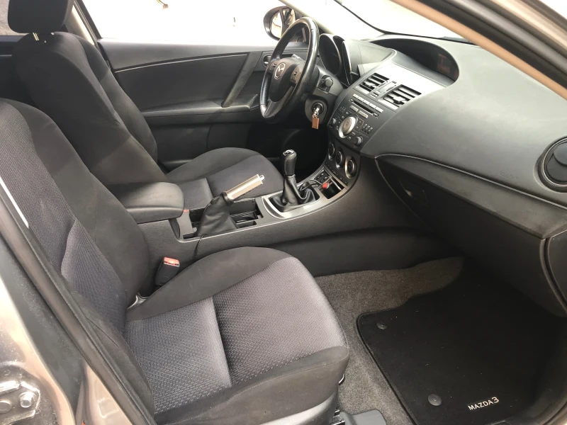 Mazda 3 1.6 Navi, снимка 15 - Автомобили и джипове - 49058803