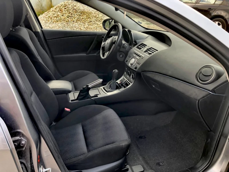 Mazda 3 1.6 Navi, снимка 11 - Автомобили и джипове - 47054288