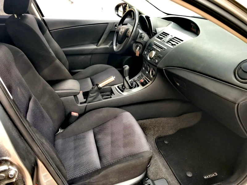 Mazda 3 1.6 Navi, снимка 8 - Автомобили и джипове - 47054288