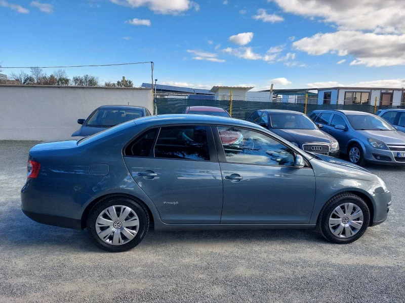 VW Jetta 1.4, вер.мотор, 6ск, снимка 7 - Автомобили и джипове - 47910945