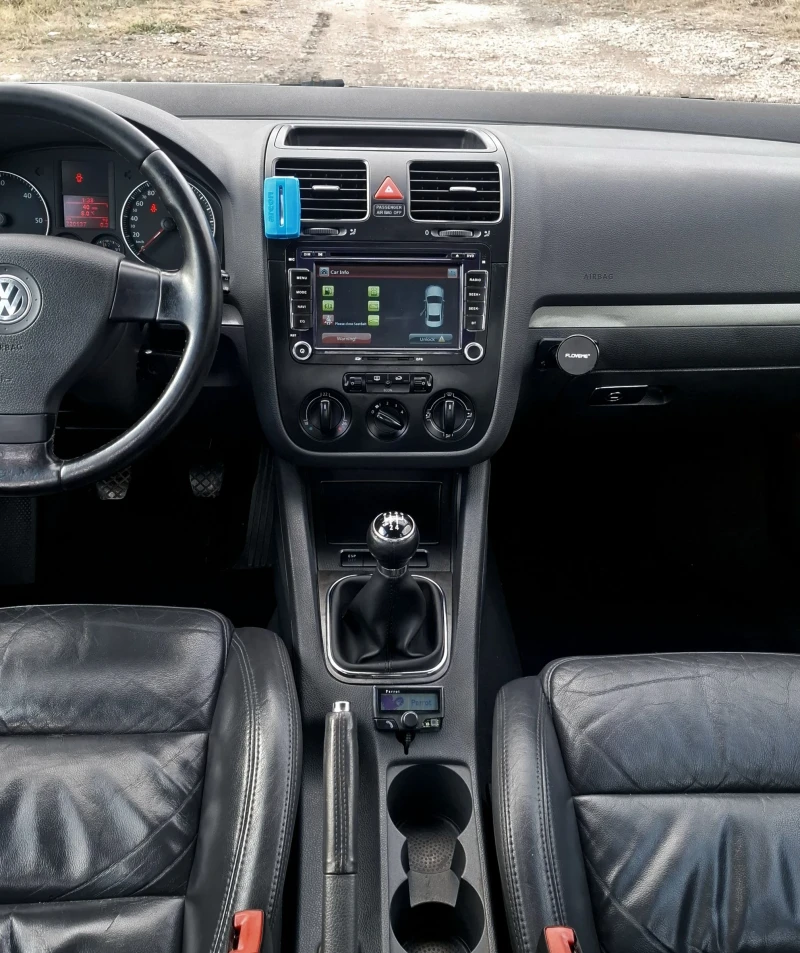 VW Golf 1.9 TDI, снимка 8 - Автомобили и джипове - 47996272