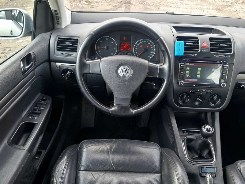 VW Golf 1.9 TDI, снимка 9 - Автомобили и джипове - 47996272