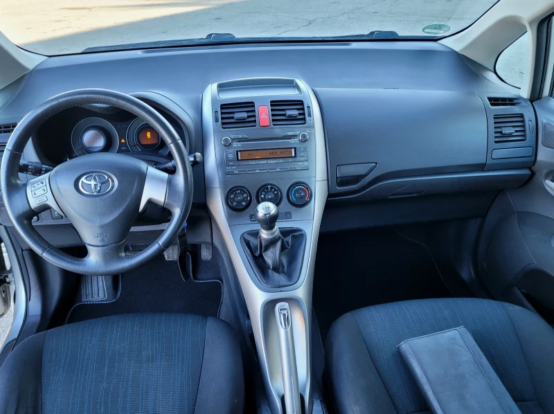 Toyota Auris 1, 4-vvti, снимка 9 - Автомобили и джипове - 49219552