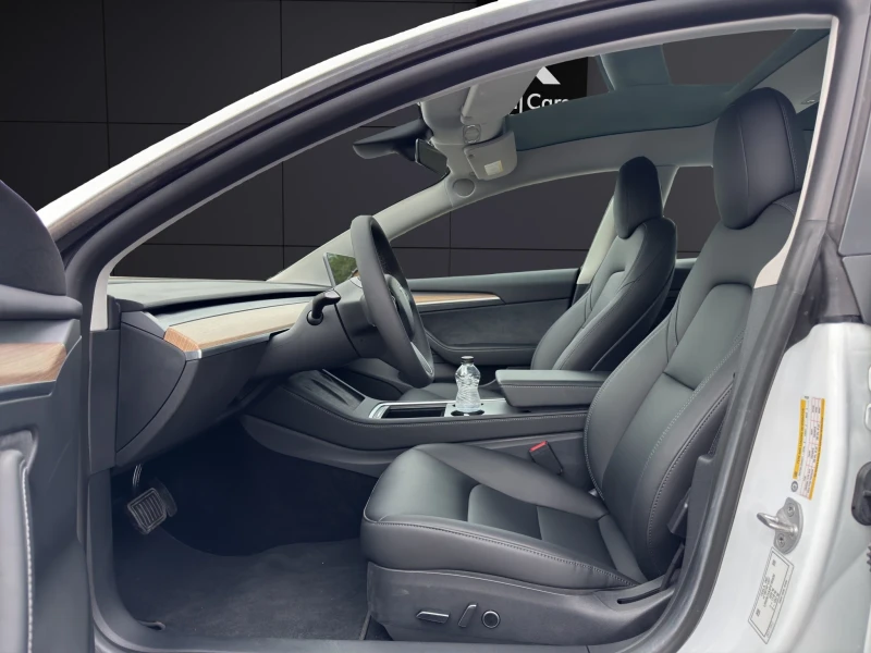 Tesla Model 3 Long Range* AWD* NAVI* LED* KEYLESS* PANO* , снимка 8 - Автомобили и джипове - 50606405