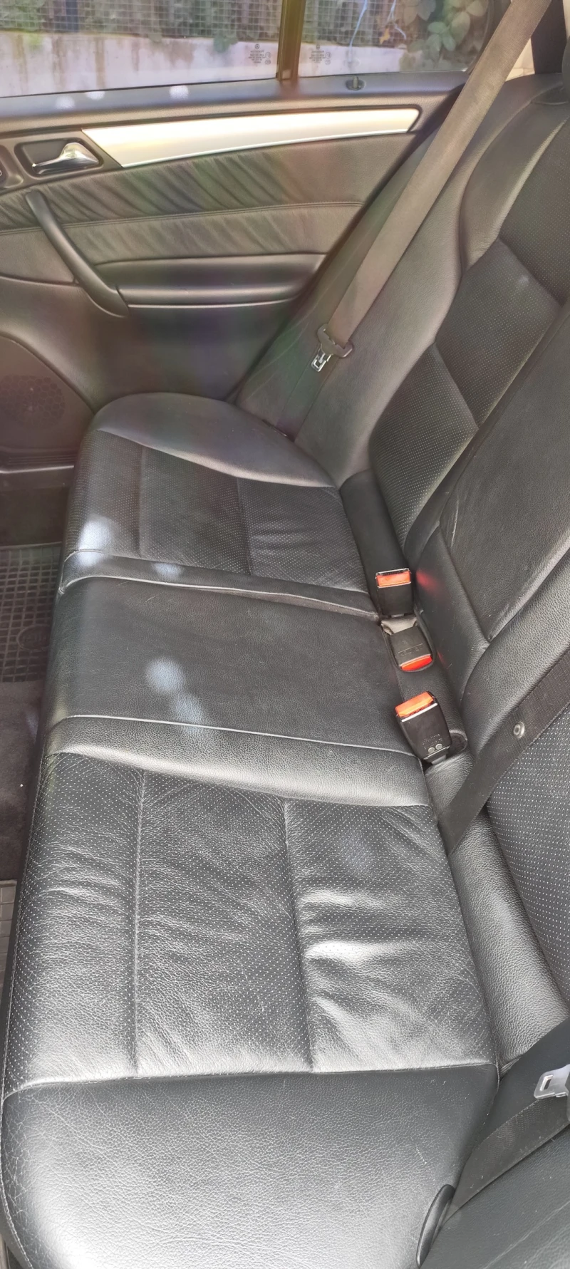 Mercedes-Benz C 320, снимка 13 - Автомобили и джипове - 52045518