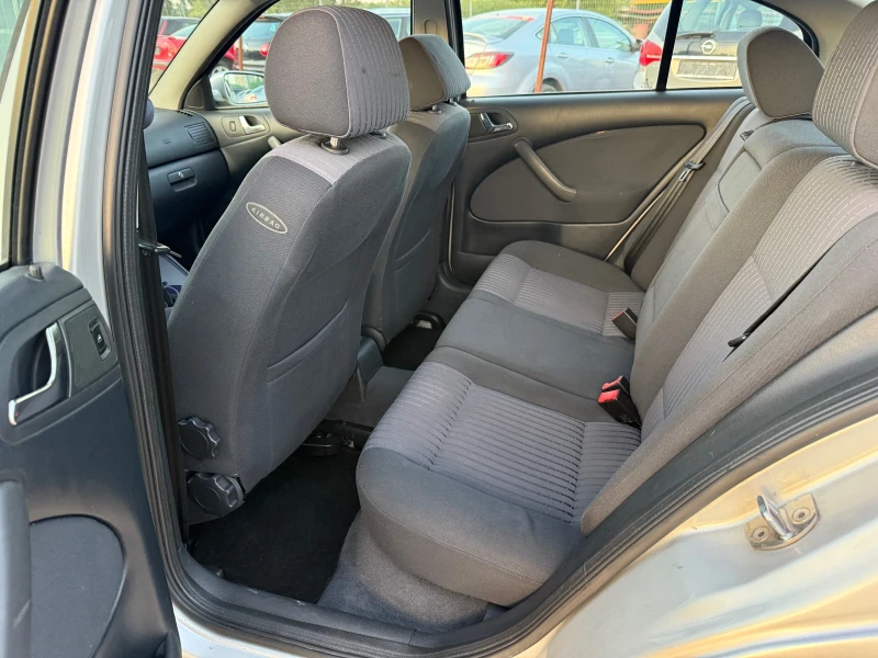 Skoda Octavia 1.9TDI-90PS-КЛИМАТРОНИК, снимка 11 - Автомобили и джипове - 51620366