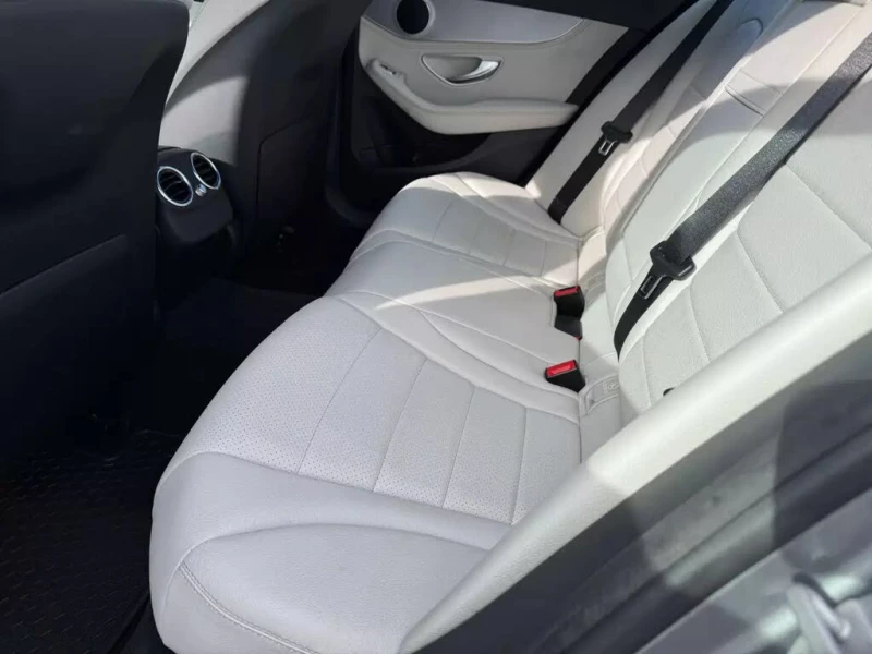 Mercedes-Benz C 300 4MATIC AMG* KEYLESS* ПОДГРЕВ* КАМЕРА* МЪРТВА ТОЧКА, снимка 7 - Автомобили и джипове - 52565132