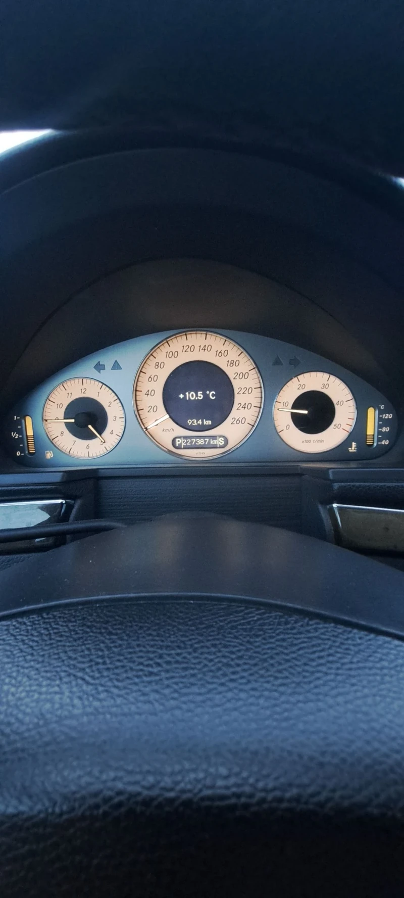 Mercedes-Benz E 270, снимка 7 - Автомобили и джипове - 52586516