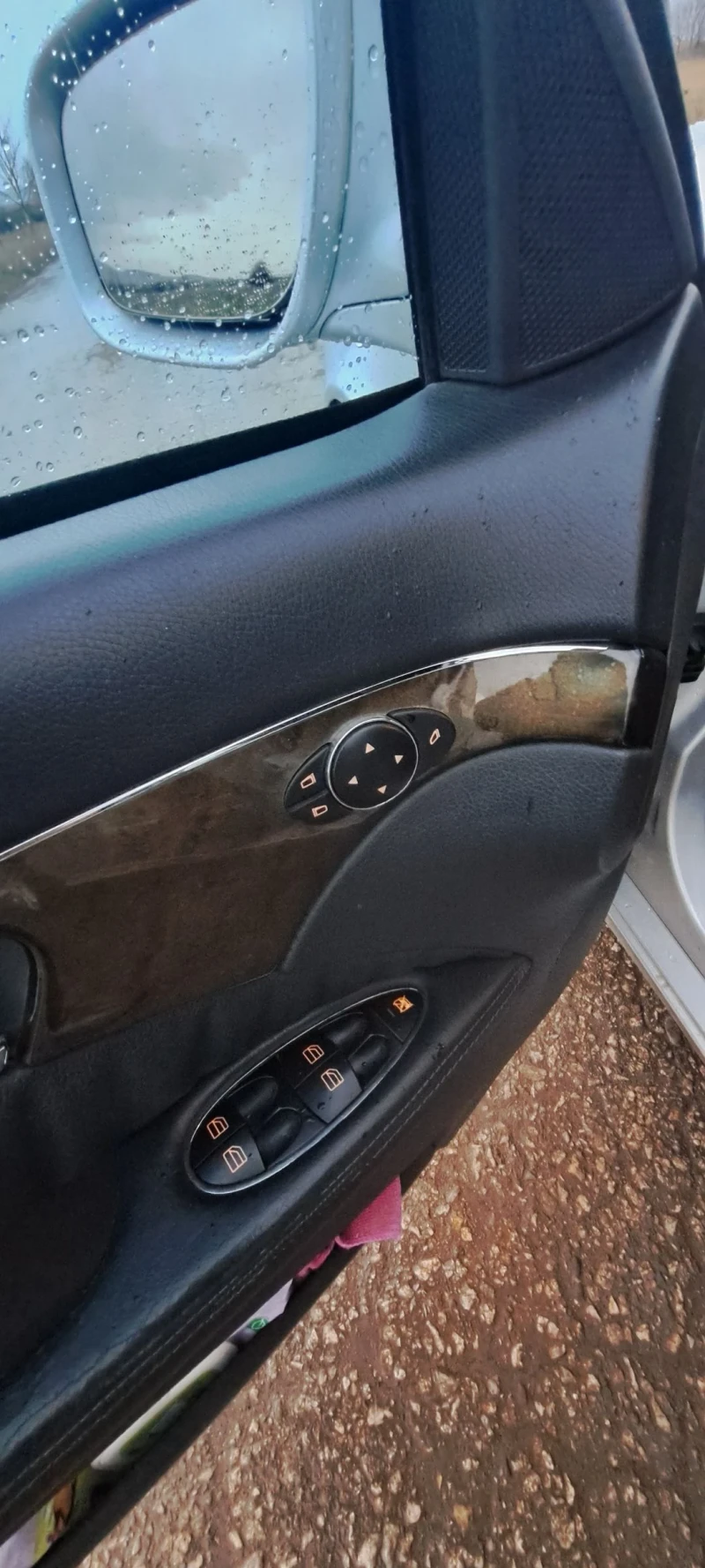 Mercedes-Benz E 270, снимка 11 - Автомобили и джипове - 52586516