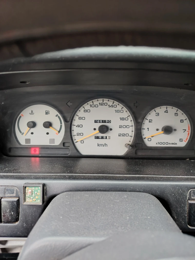 Mitsubishi Space runner, снимка 4 - Автомобили и джипове - 52586683