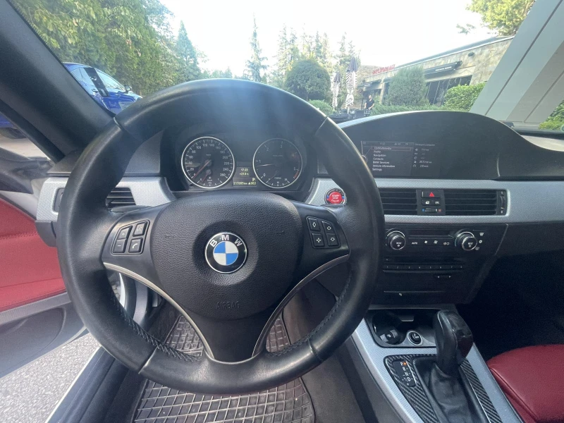 BMW 320 М-пакет * TOP * Автоматик * Бартер * Лизинг, снимка 11 - Автомобили и джипове - 53098242