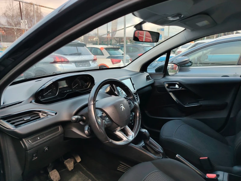 Peugeot 208 1.2i  Gaz, снимка 6 - Автомобили и джипове - 53186891