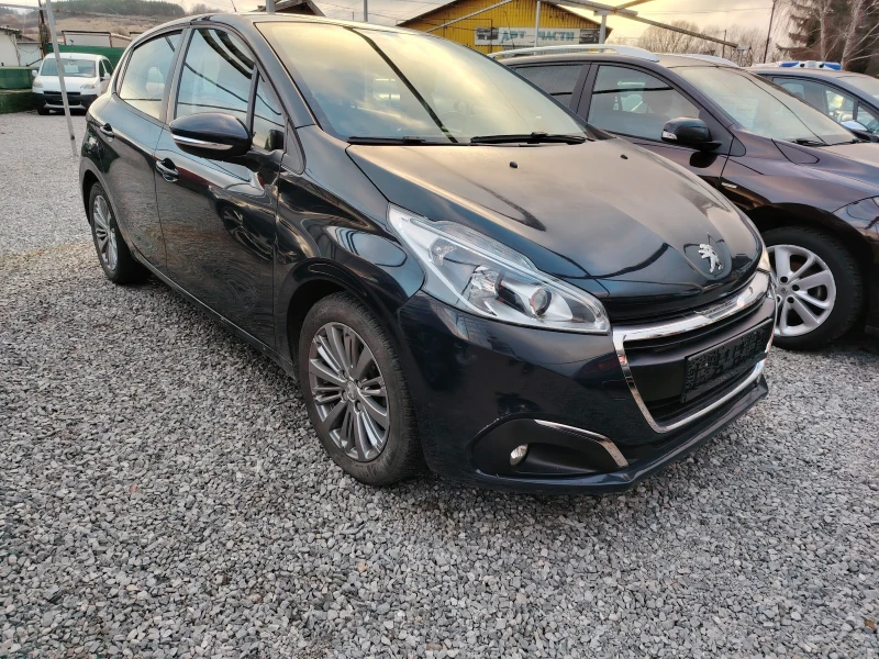 Peugeot 208 1.2i  Gaz