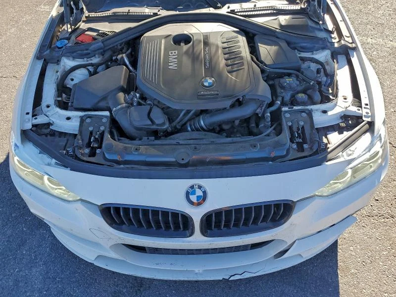 BMW 340 XI* CARFAX* Клип на мотор* Keyless* Кожа* Подгрев*, снимка 11 - Автомобили и джипове - 52868293