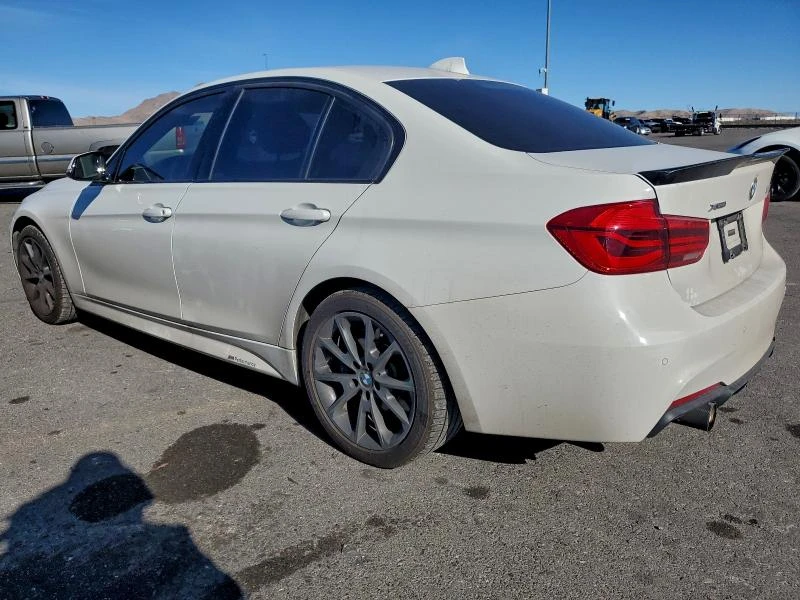 BMW 340 XI* CARFAX* Клип на мотор* Keyless* Кожа* Подгрев*, снимка 2 - Автомобили и джипове - 52868293