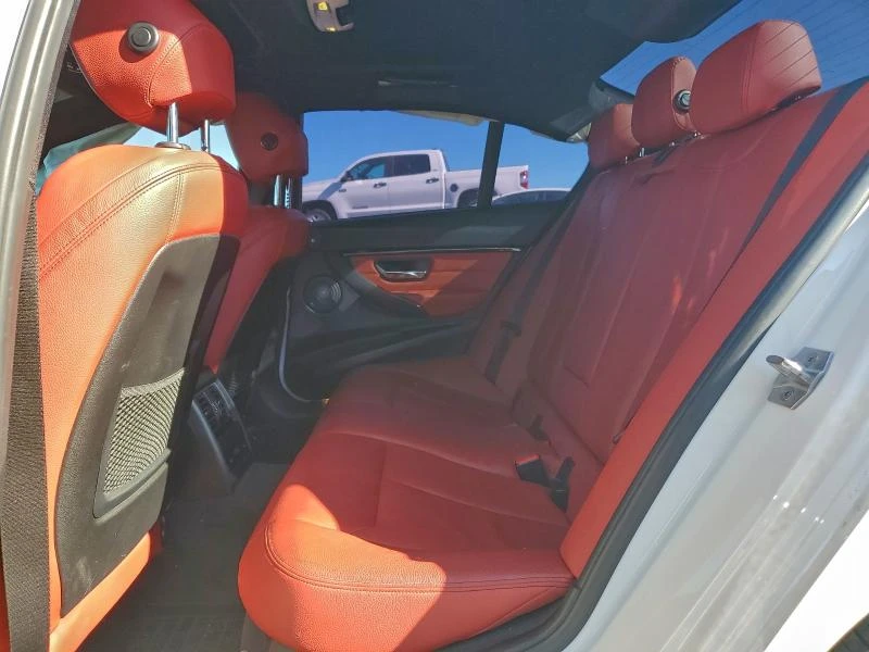 BMW 340 XI* CARFAX* Клип на мотор* Keyless* Кожа* Подгрев*, снимка 10 - Автомобили и джипове - 52868293