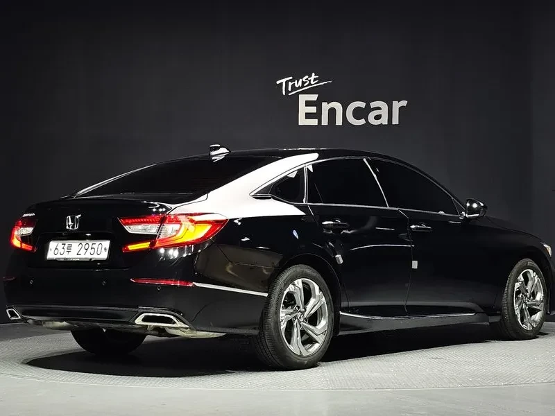 Honda Accord 1.5 Turbo, снимка 2 - Автомобили и джипове - 55948686
