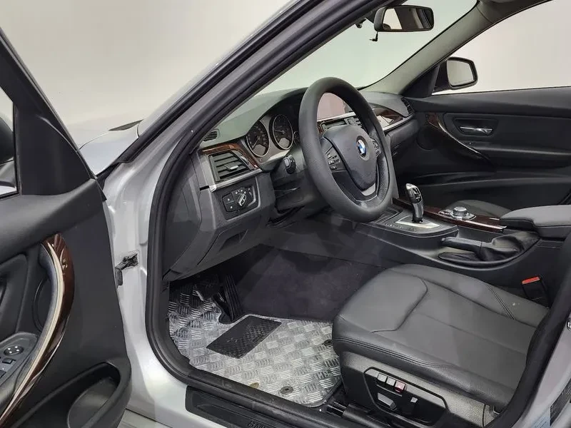 BMW 320 d - САМО 30% АВАНС, снимка 10 - Автомобили и джипове - 56016281