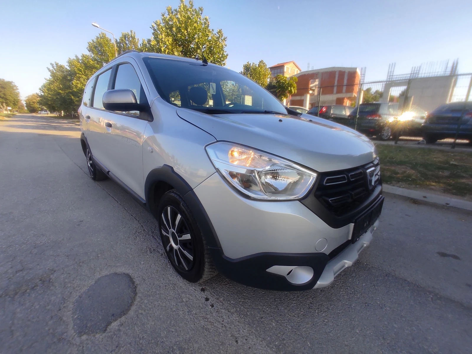 Dacia Lodgy 1.5DCi/STEPWAY/7 МЕСТА/NAVi/EURO 6/110K.C./ - изображение 4