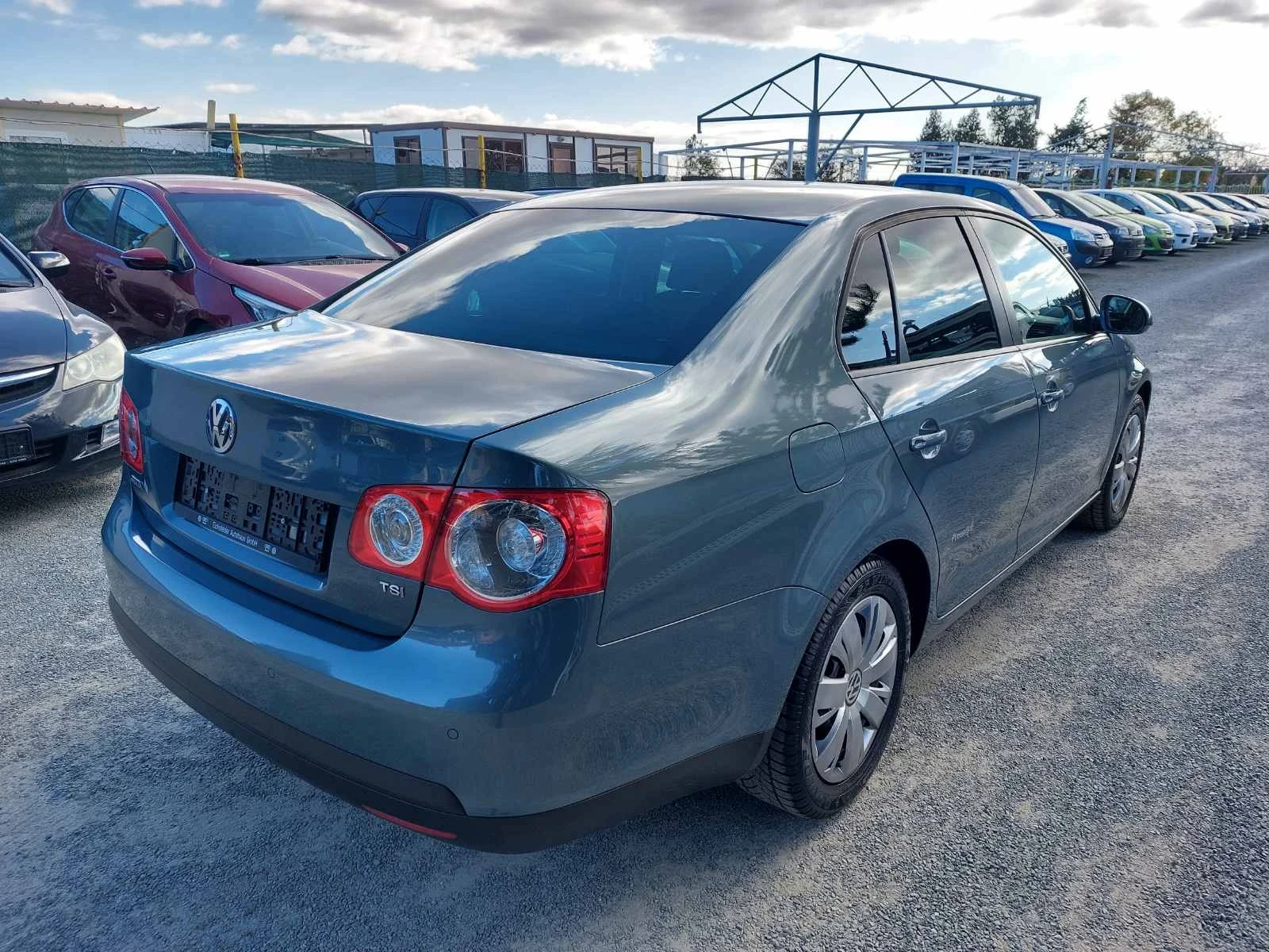 VW Jetta 1.4, вер.мотор, 6ск - изображение 3