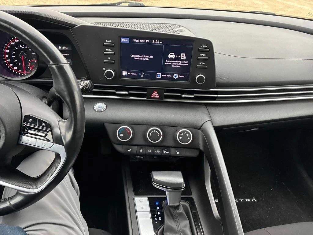 Hyundai Elantra * Preferred * CARFAX *    | Mobile.bg   9