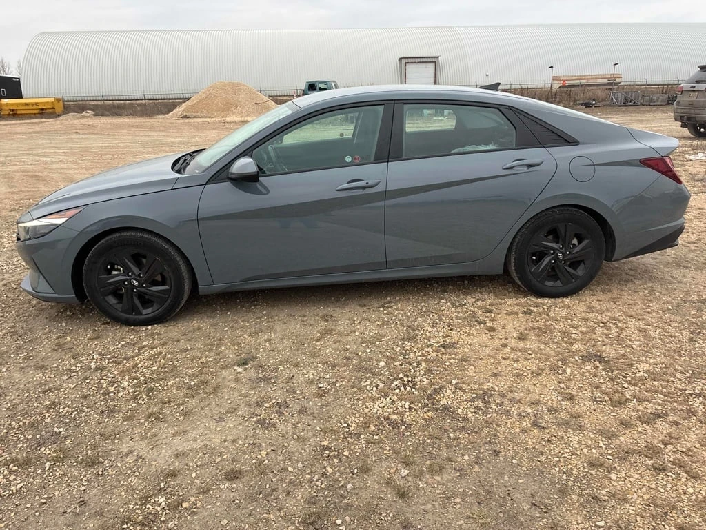 Hyundai Elantra * Preferred * CARFAX *    | Mobile.bg   2