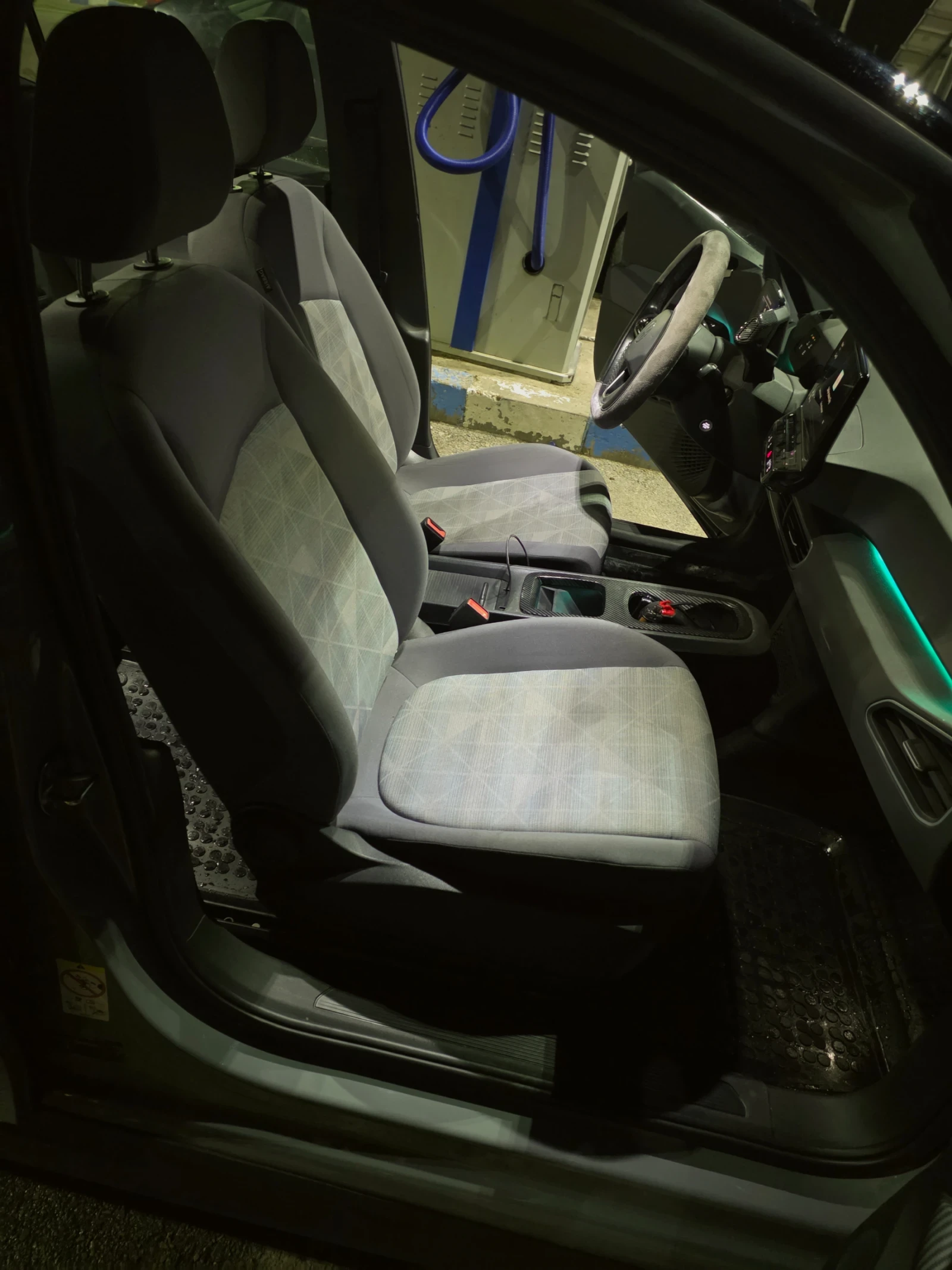 VW ID.3 Pro с каско, снимка 6 - Автомобили и джипове - 53396804