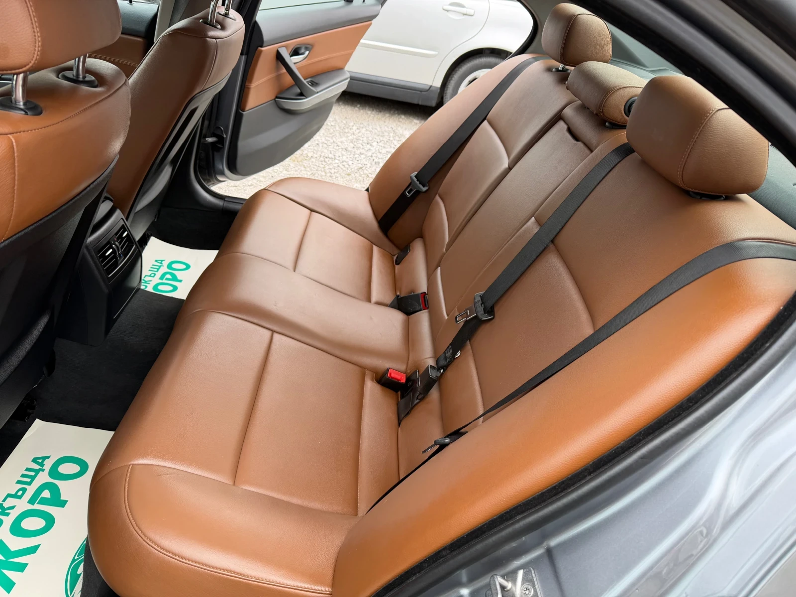 BMW 320 ANGEL EYES , АВТОМАТ, ПАРКТРОНИК, КОЖА, снимка 11 - Автомобили и джипове - 53936943