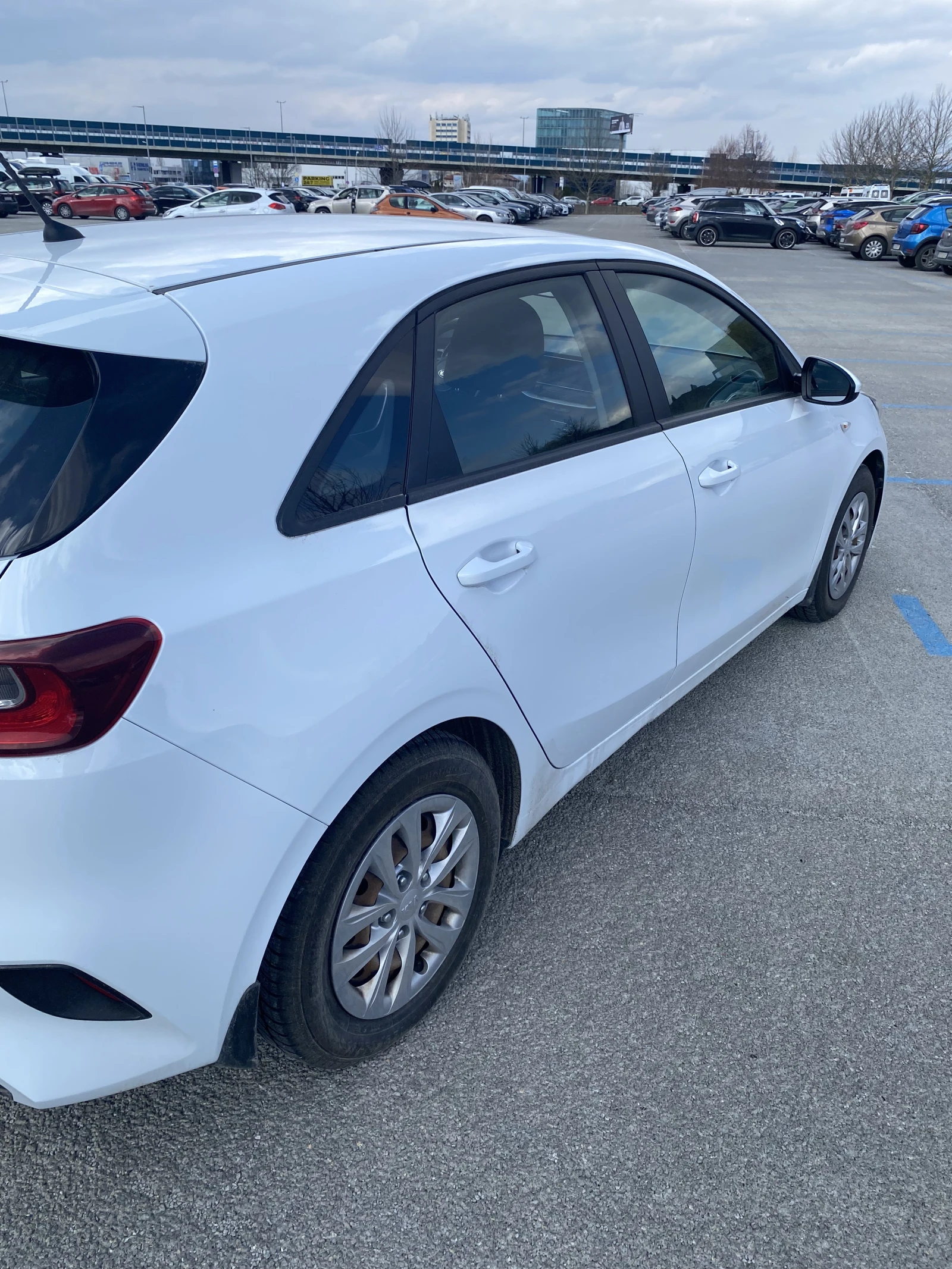 Kia Ceed 1.0T, снимка 3 - Автомобили и джипове - 54027782