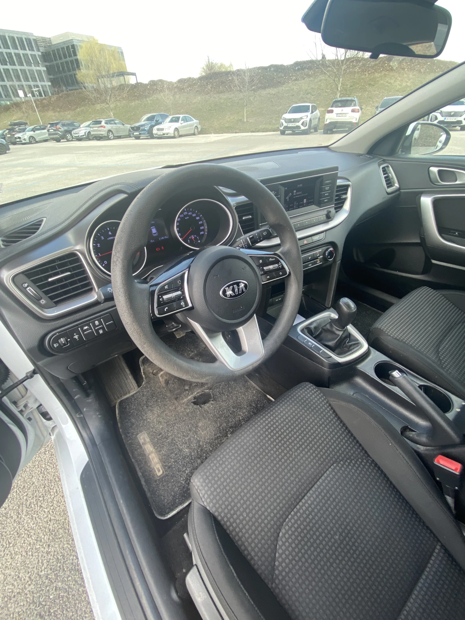 Kia Ceed 1.0T, снимка 10 - Автомобили и джипове - 54027782