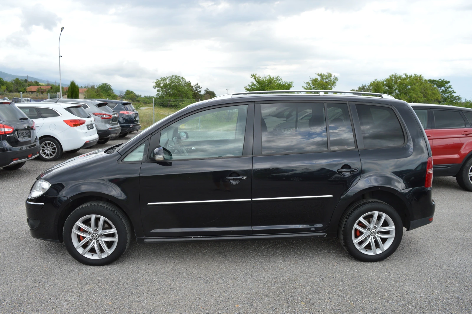 VW Touran 2.0TDI-DSG-BMM, снимка 8 - Автомобили и джипове - 54702267